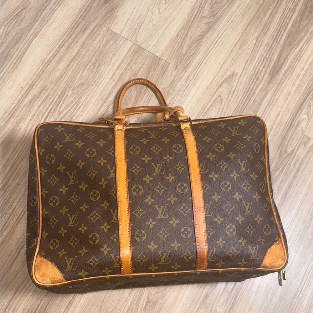 Louis Vuitton Brown Monogram Travel Bag (call out) - Picture 1 of 11